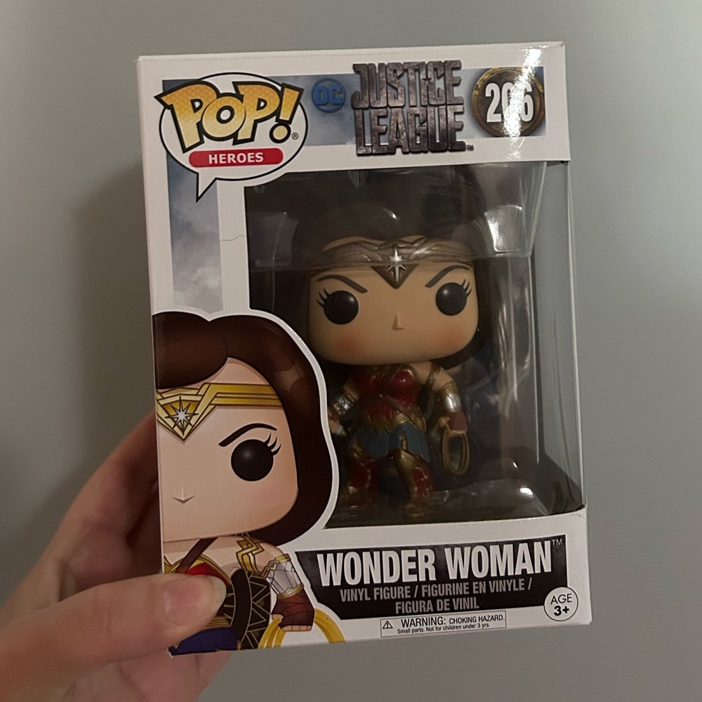 Funko Pop Justice League Wonder Woman Vinyl Figure - Picture 2 of 5
